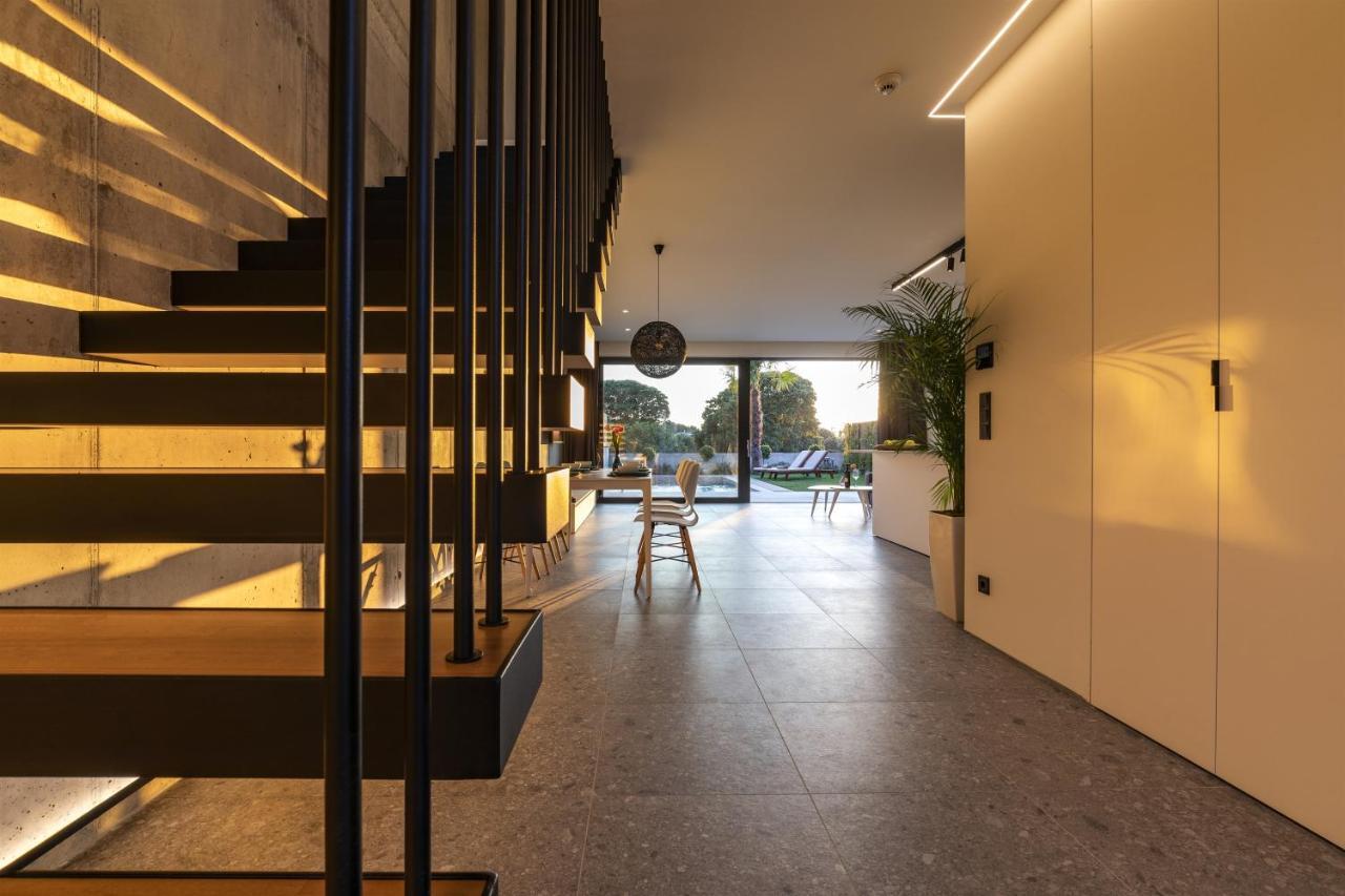 Momentum Villas 伊利索斯 外观 照片
